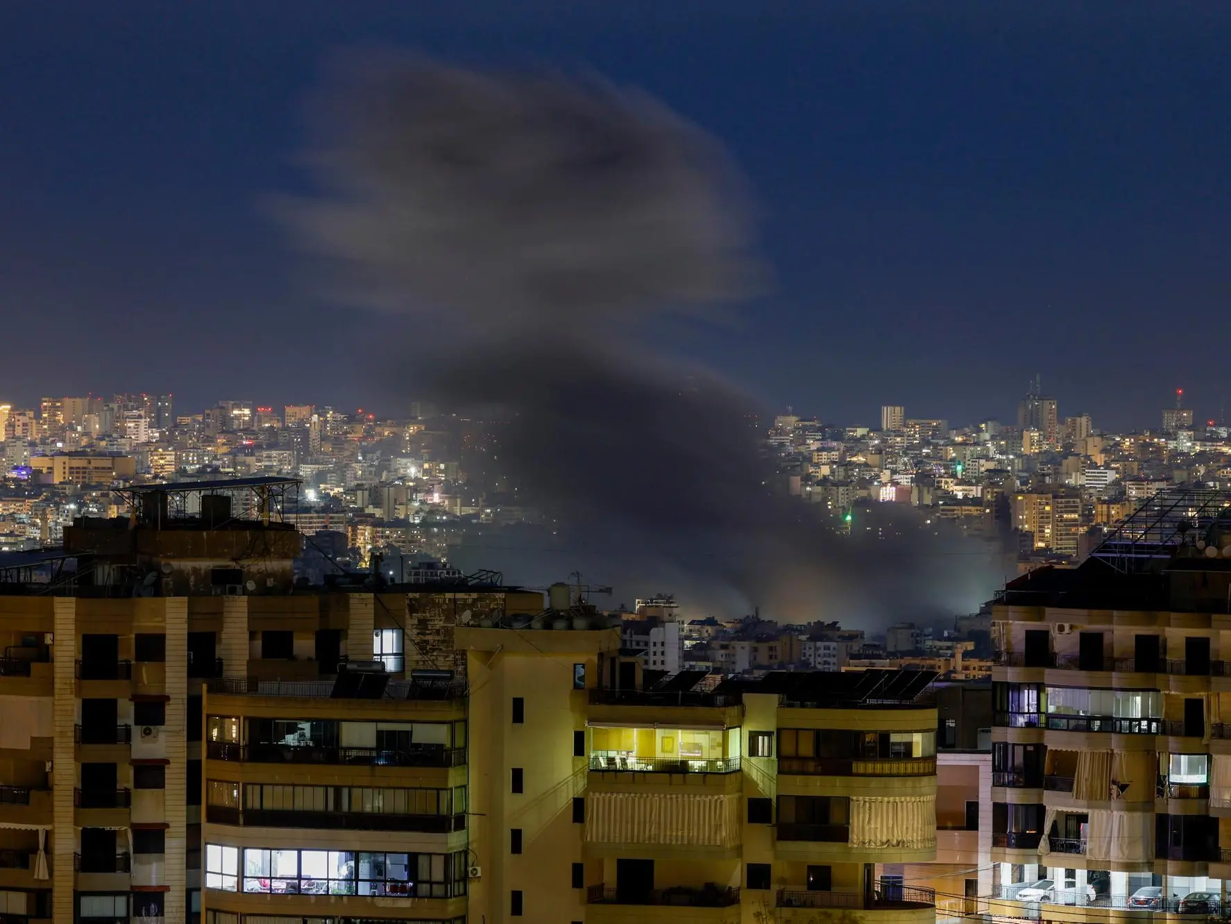 epa12798106 Smoke billows following an Israeli airstrike on Dahieh, a predominantly Shia Muslim suburb in the south of Beirut, Lebanon, 05 March 2026. The Israeli military stated it is conducting strikes across the country targeting Hezbollah infrastructure and personnel. According to the Lebanese Ministry of Public Health, at least 72 people were killed and 437 others injured in airstrikes across Beirut's southern suburbs and villages in southern Lebanon. EPA/WAEL HAMZEH