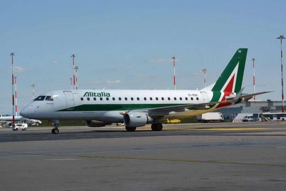 Alitalia, via libera dei commissari all'offerta di Ferrovie dello Stato