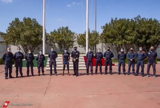 Il personale della Capitaneria di Porto impegnato nel corso di formazione con Roberto Zanda e il C.V.(CP) Mario Valente (foto Guardia costiera)