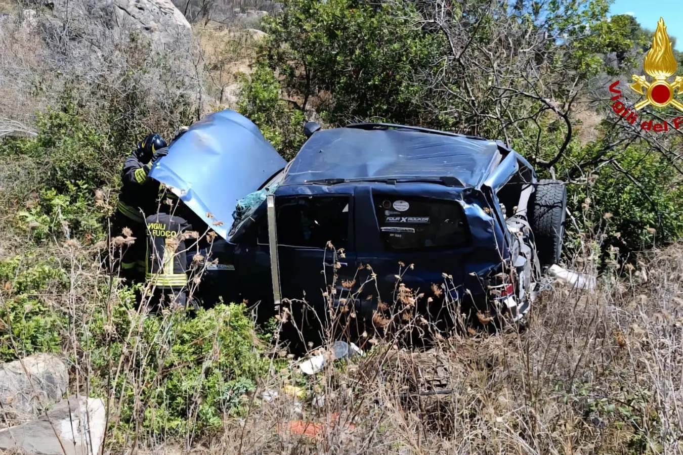 L’auto ribaltata (foto Ledda)