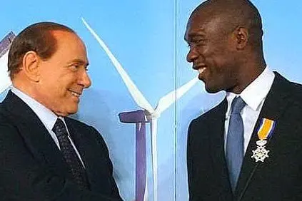 Clarence Seedorf con Silvio Berlusconi