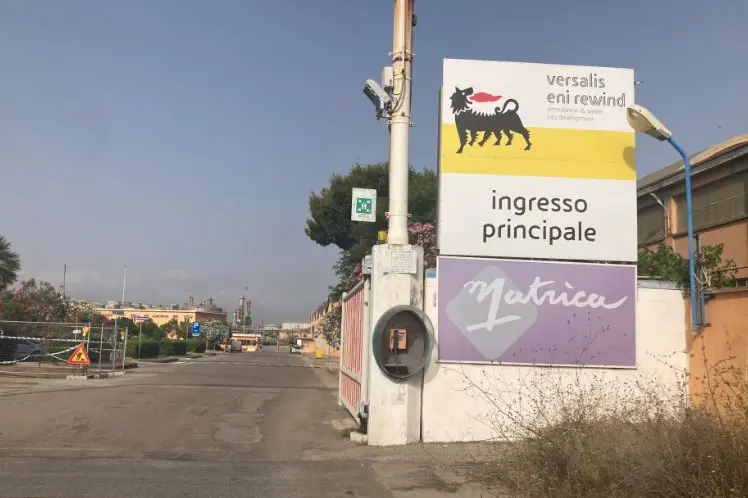 Il sito industriale Eni a Porto Torres (foto Pala)