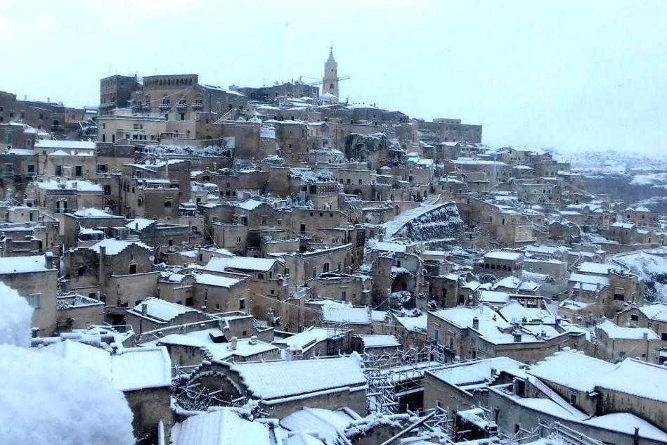 Allerta gelo in tutta Italia, neve anche su Matera