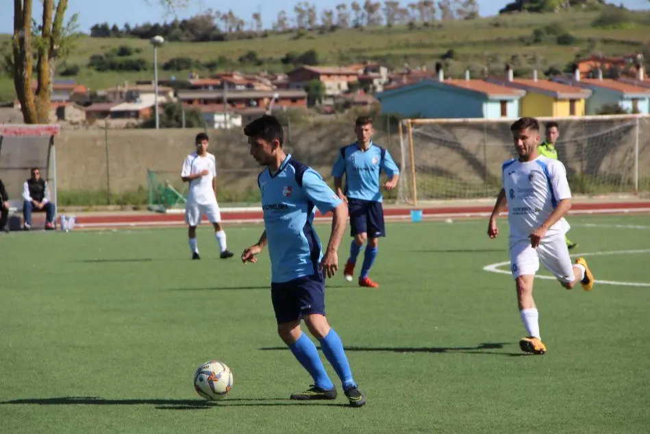 Una fase del playout Orrolese-La palma che ha decreato la salvezza dell'Orrolese