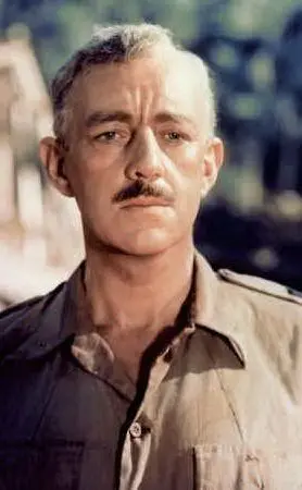 Vince l'Oscar per la sua interpretazione ne &quot;Il ponte sul fiume Kwai&quot; (foto Imdb)