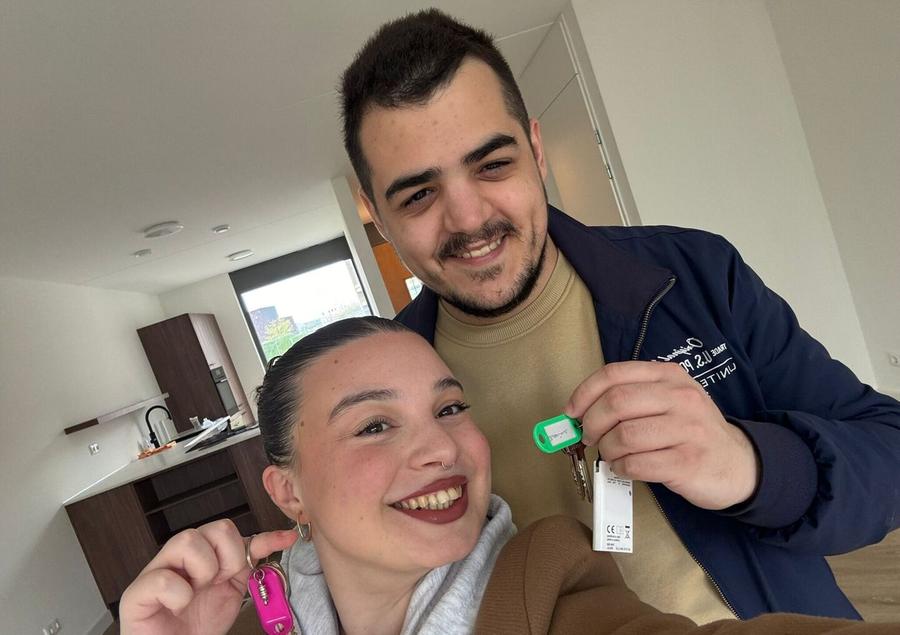 Giovani in fuga con la valigia piena di sogni