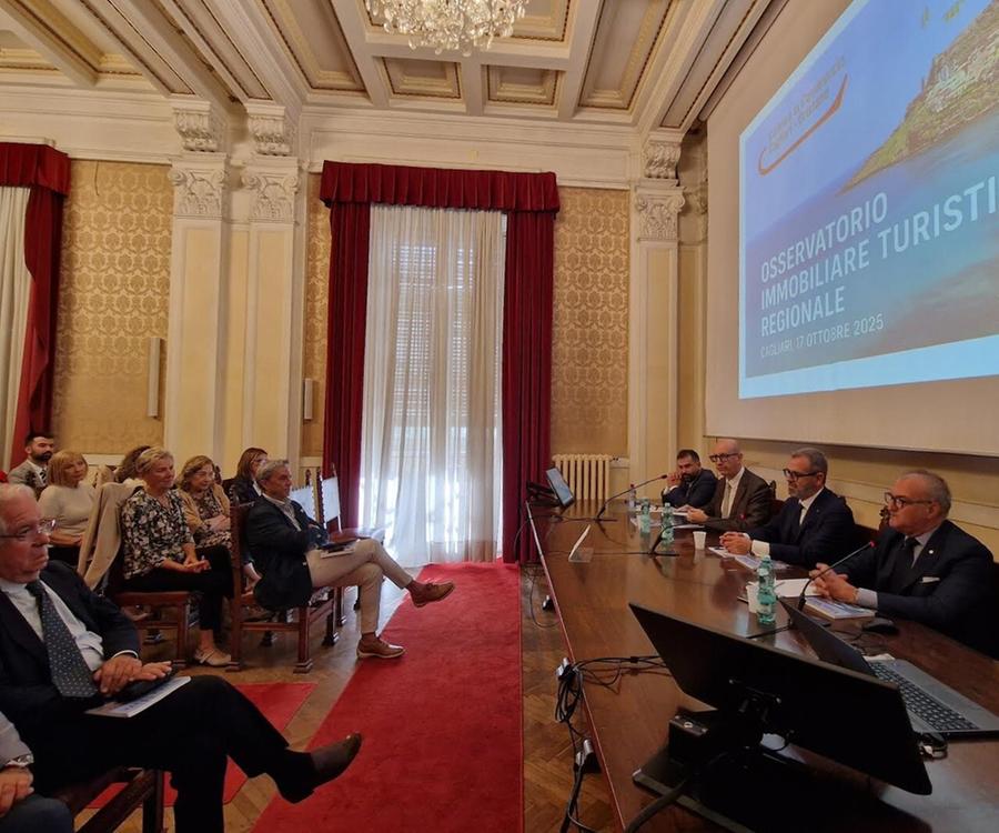 «Case sulle coste, un valore minacciato dall’assalto eolico»