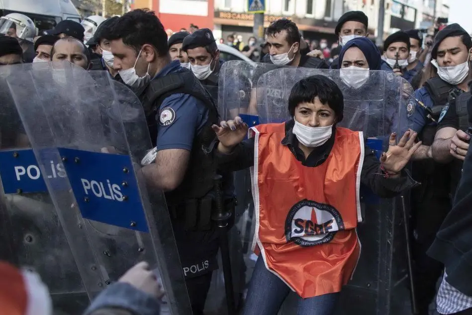 Proteste in Turchia (foto Ansa/Epa)
