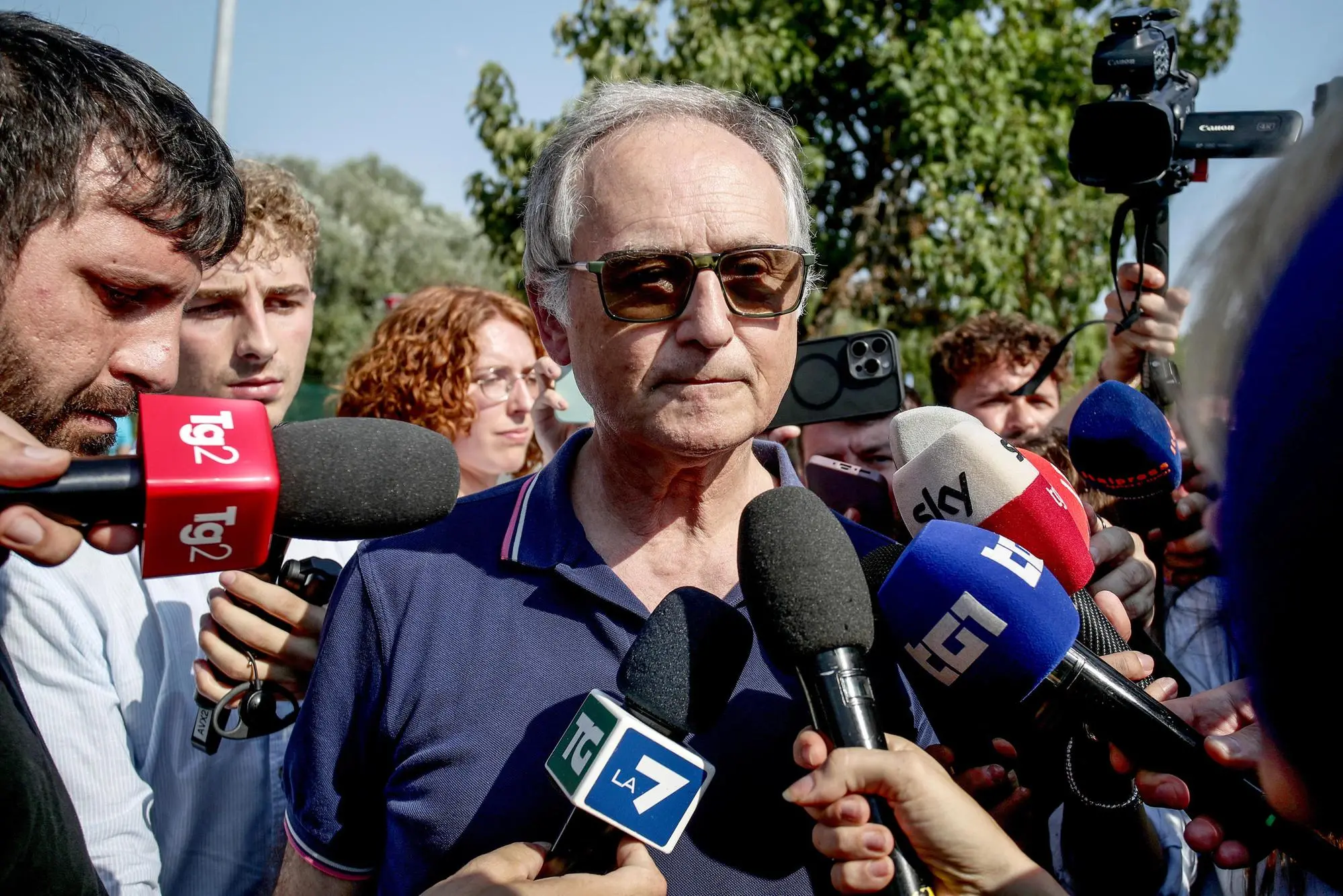 Roggero in aula: «Ogni vita merita rispetto, potevo essere meno impulsivo e più riflessivo» Mario Roggero al suo arrivo nel carcere di Bollate a Milano, 17 luglio 2026. ANSA/MOURAD BALTI TOUATI