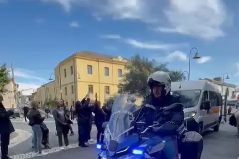 Milano-Cortina, la fiamma olimpica illumina anche Sanluri