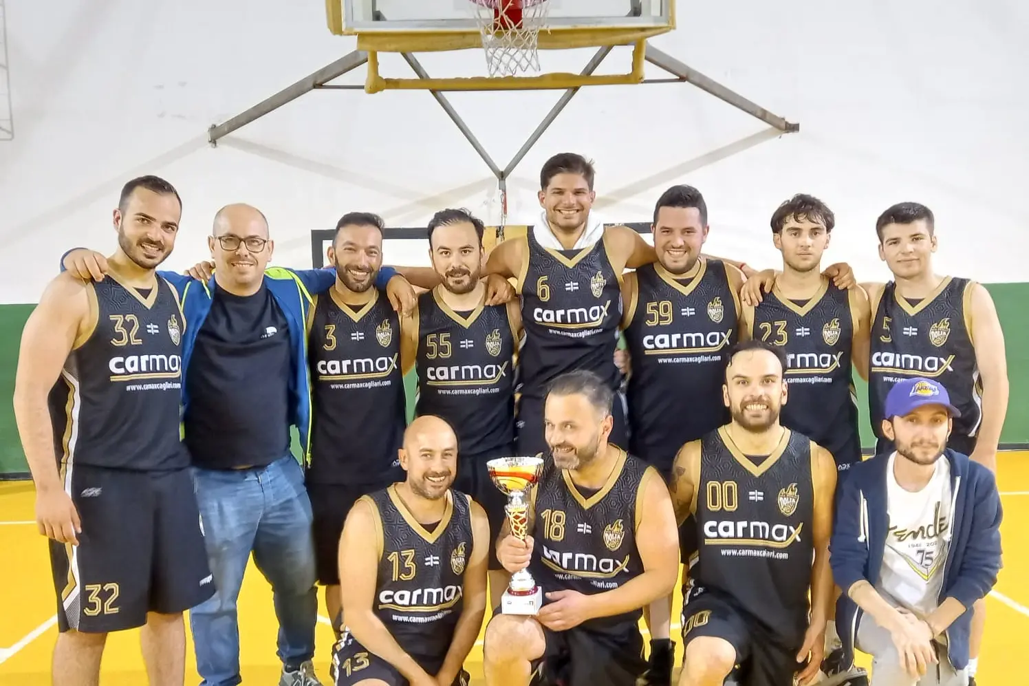 Nella foto la formazione dell'Old Basket Dolia (foto concessa da MSP Sardegna)