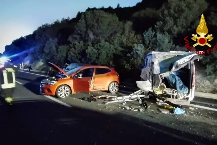 L'incidente (foto vigili del fuoco)