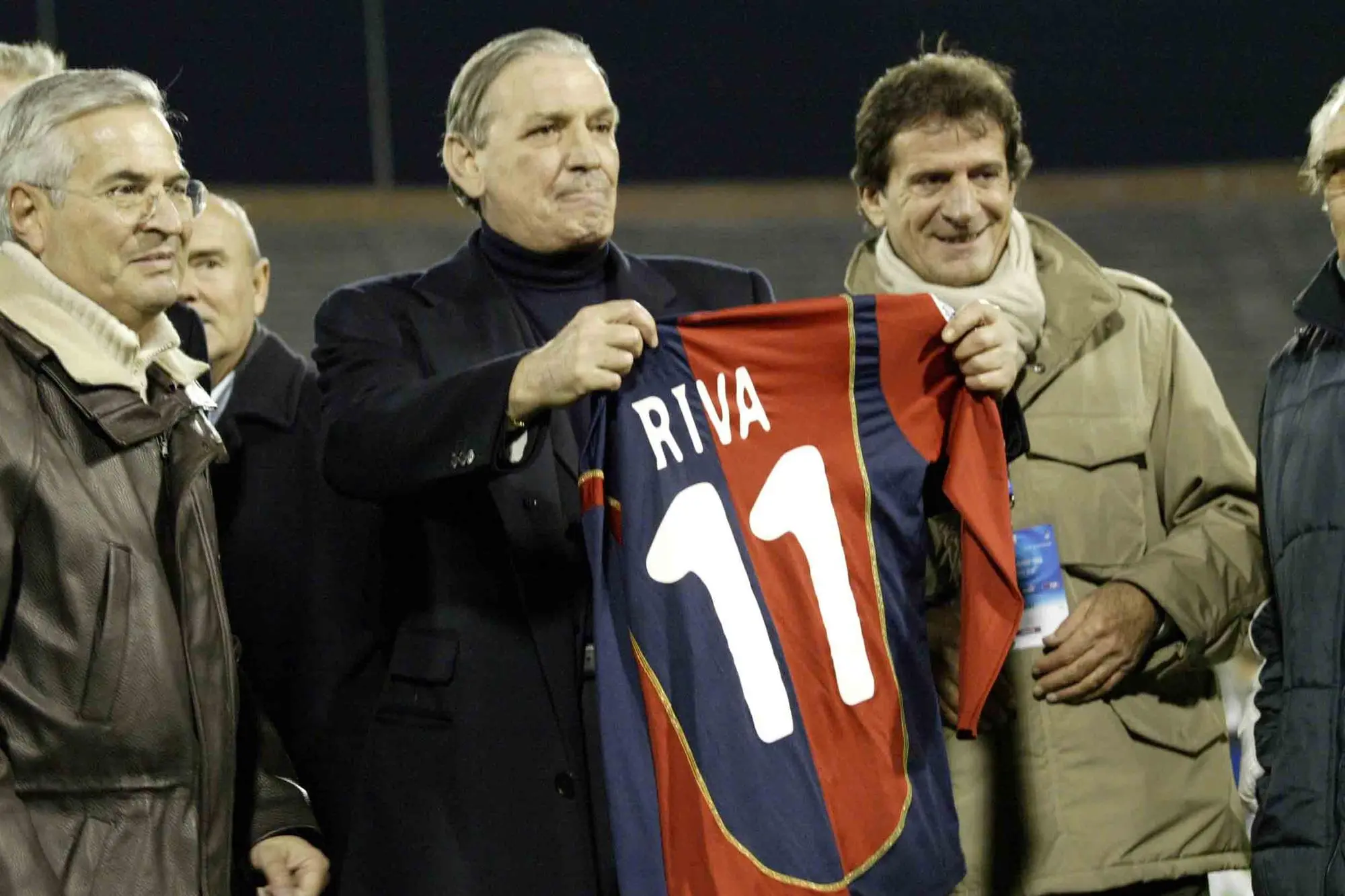 Gigi Riva nel giorno del ritiro della maglia numero 11 del Cagliari (archivio L'Unione Sarda)