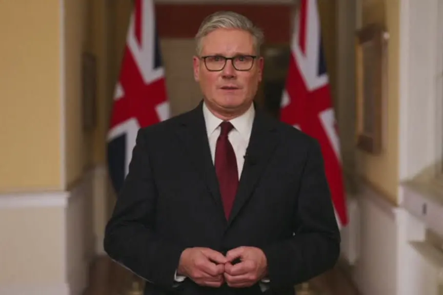 Starmer: concesso a Stati Uniti uso basi Uk contro missili iraniani