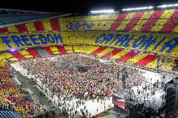 Un concerto allo stadio Nou Campdi Barcellona il 29 giugno 2013 per sostenere il referendum di indipendenza dalla Spagna.