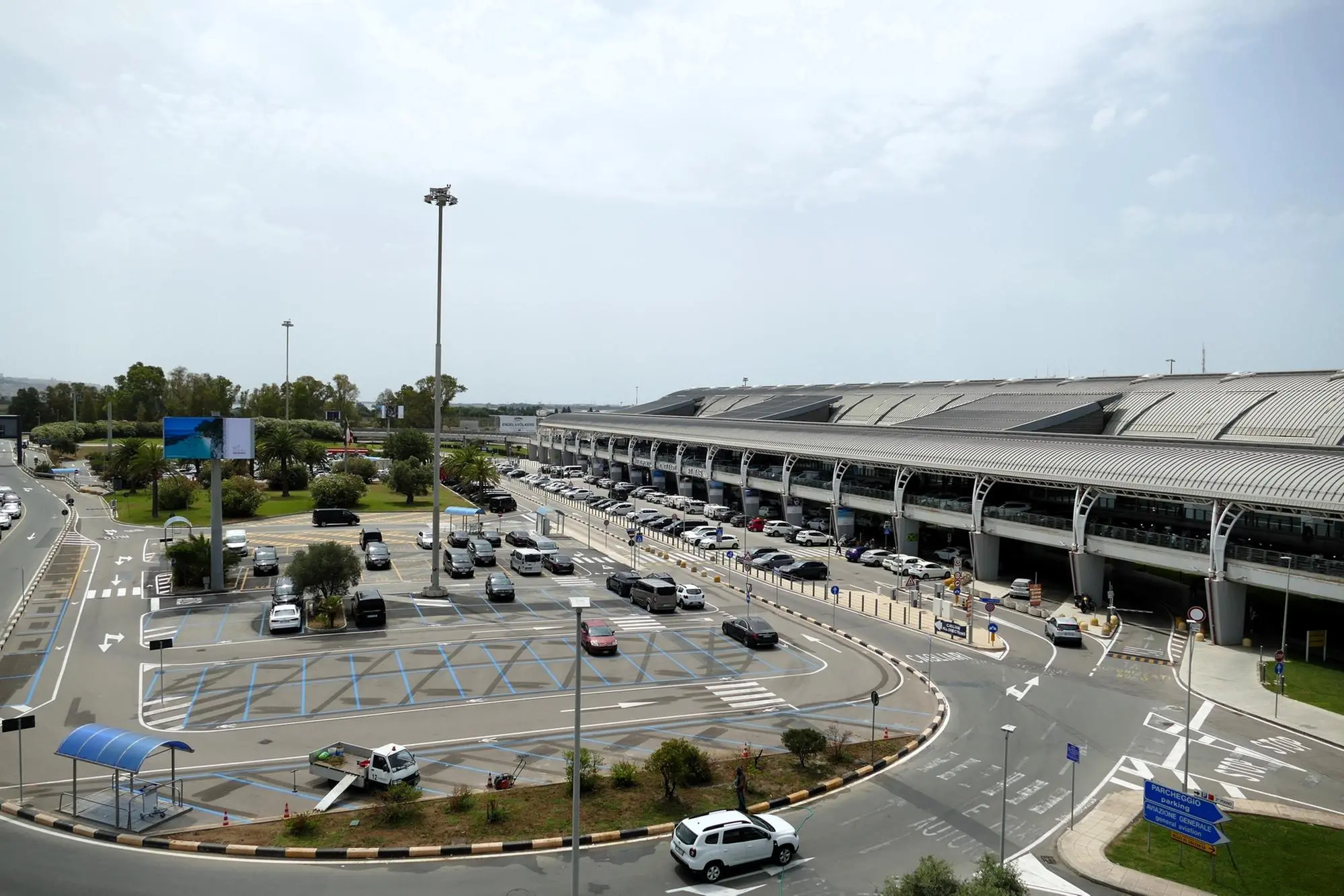 L'aeroporto di Cagliari (foto L'Unione Sarda)