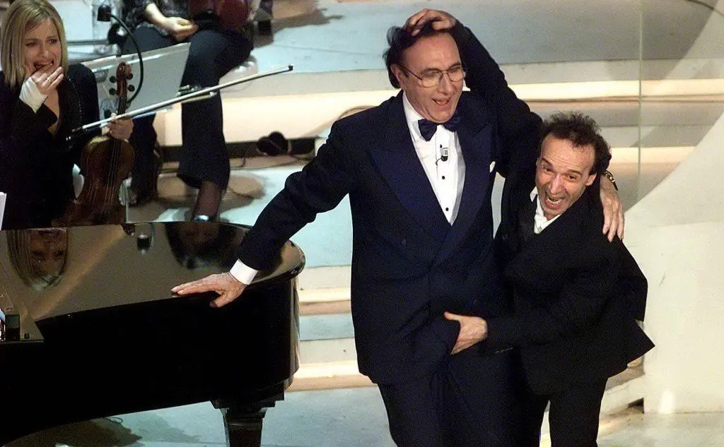 L'esilarante gag di Roberto Benigni al Festival
