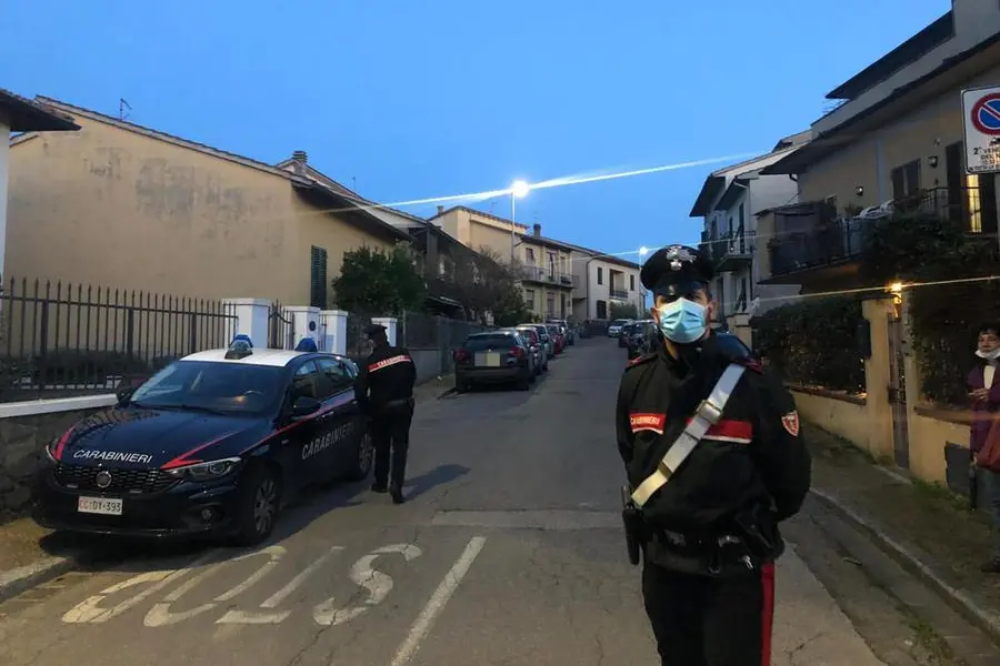 Carabinieri sul luogo del delitto (Ansa)