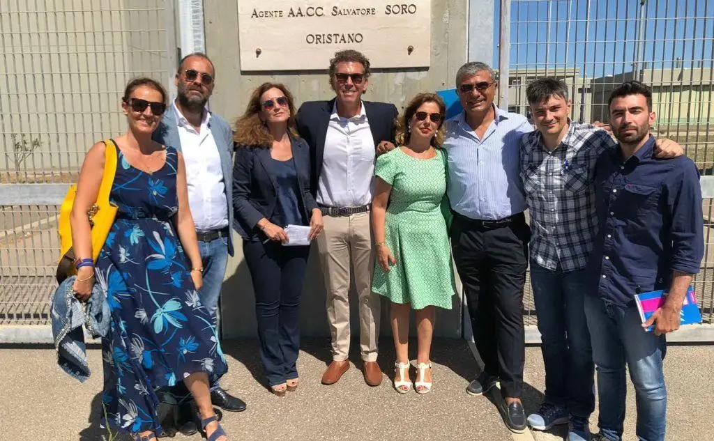 La delegazione in visita al carcere di Massama (foto L'Unione Sarda - Elia Sanna)