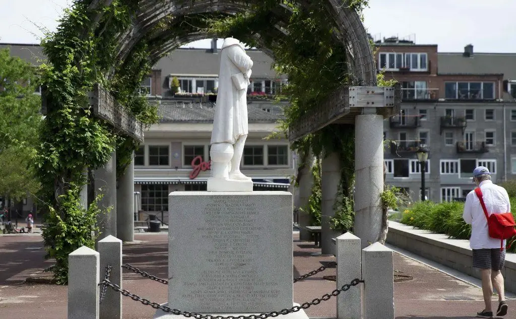 Ancora Boston: la statua di Cristoforo Colombo decapitata