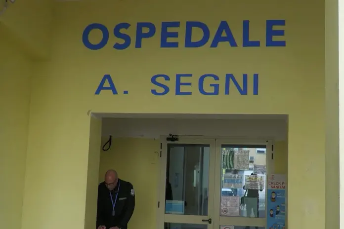 L'ospedale di Ozieri, dove è stato portato d'urgenza il ferito (Archivio)
