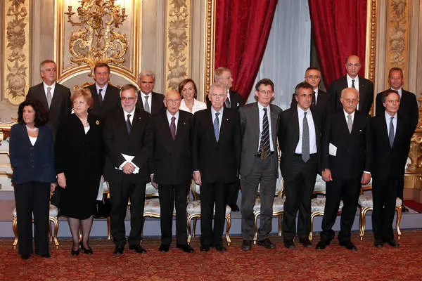 Il governo Monti al completo il giorno del giuramento al Quirinale