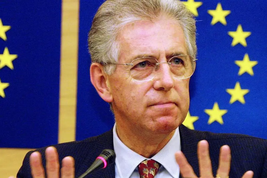20011029 - ROMA - ECO - BANCHE: ITALIA; MONTI BOCCIA AGEVOLAZIONI FISCALI - Un'immagine d'archivio del commissario europeo Mario Monti. ANSA-ARCHIVIO/DEF