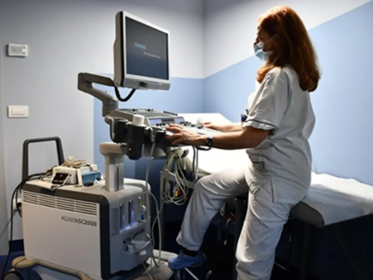 Un ambulatorio di cardiologia (Ansa)