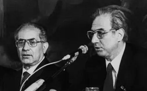 Emilio Colombo agli Esteri e Francesco Cossiga presidente del Consiglio nel 1980
