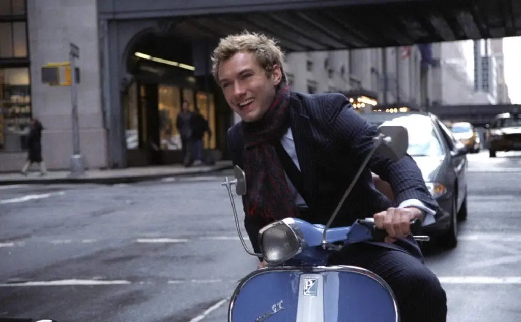 Jude Law in una foto di scena di ''Alfie&quot; (tutte le foto sono Ansa)