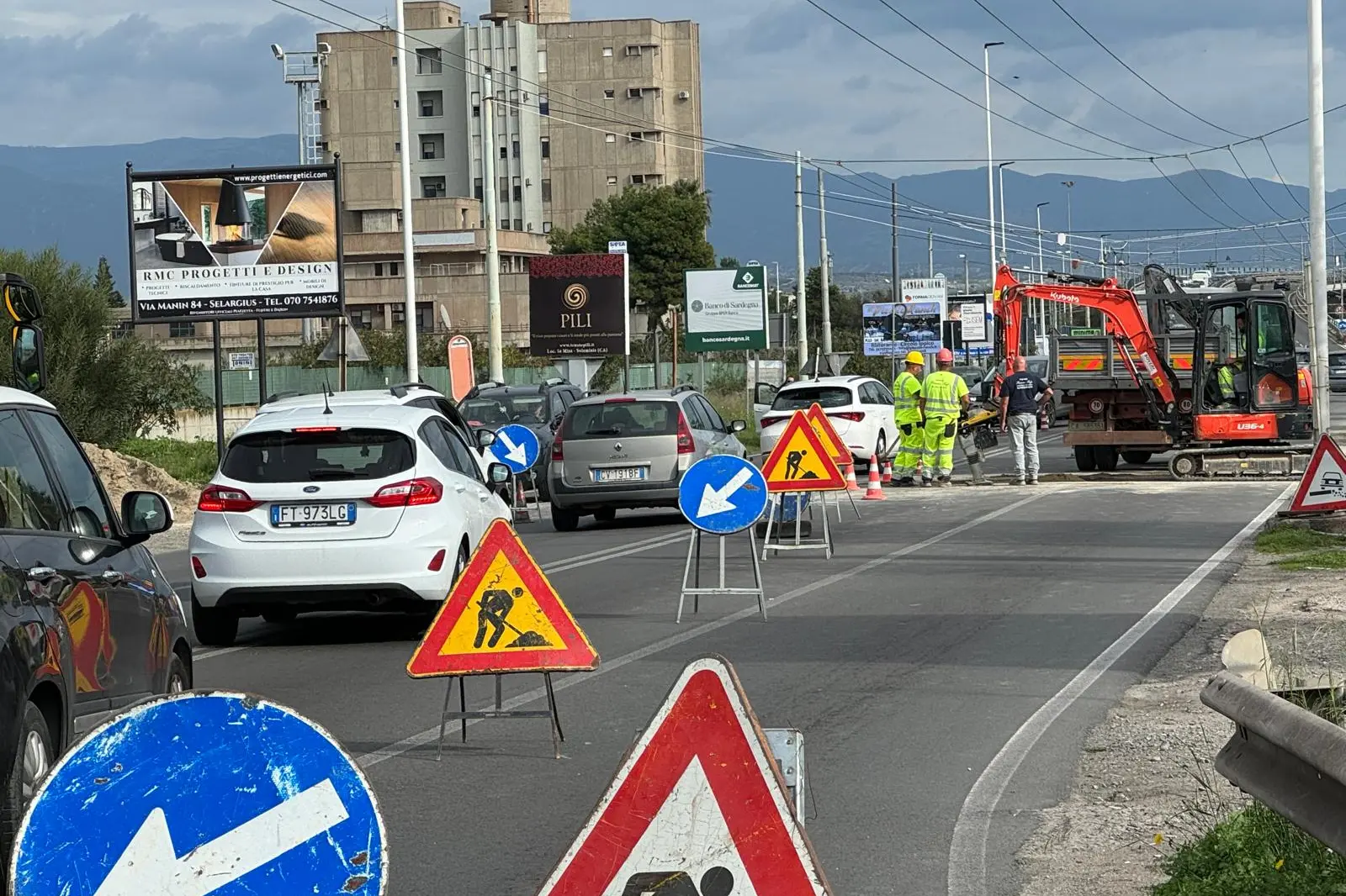 I lavori in viale Marconi (foto Anedda)