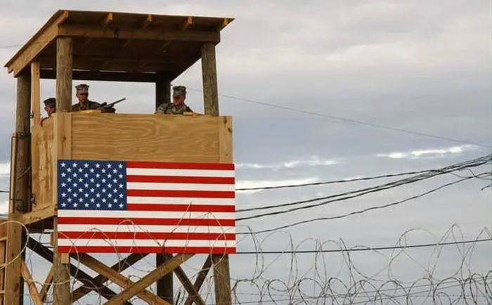 I detenuti sono prigionieri ritenuti legati al terrorismo, catturati durante la guerra in Afghanistan