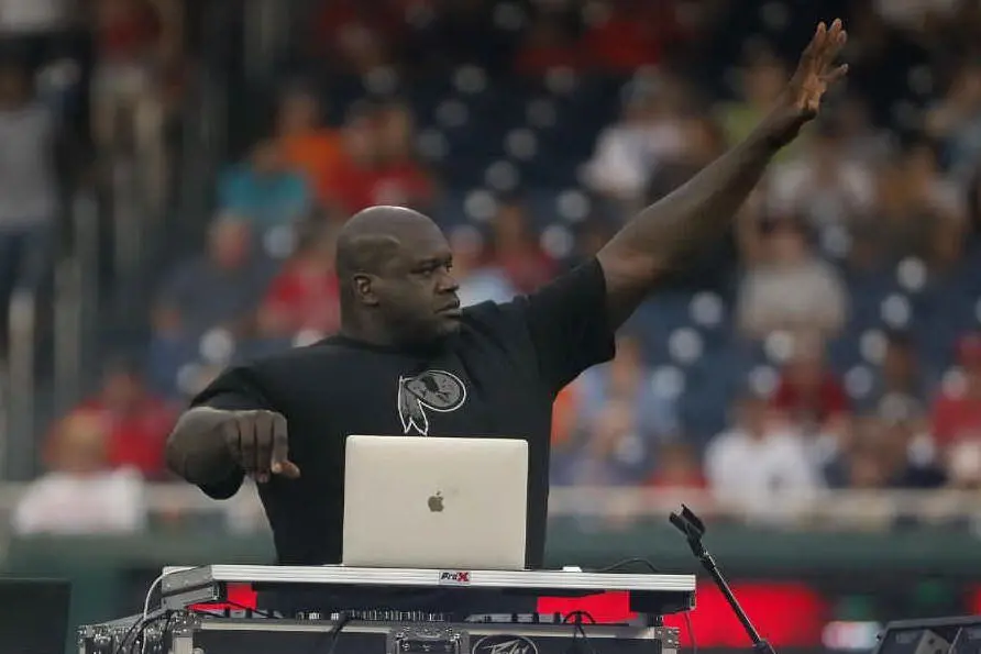 Shaq in versione DIESEL Dj (Ansa)
