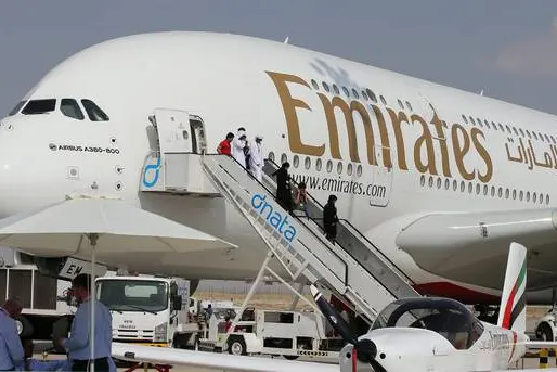 Un volo Emirates (foto Ansa/Epa)