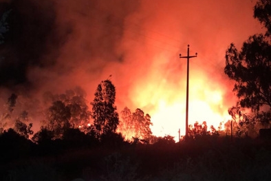 Grosso incendio a Orosei, sospiro di sollievo dopo una notte di paura: in fumo 20 ettari di macchia