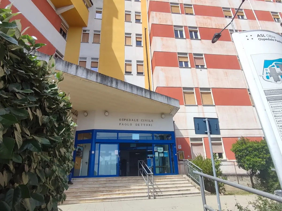 L'ospedale Paolo Dettori (Archivio)