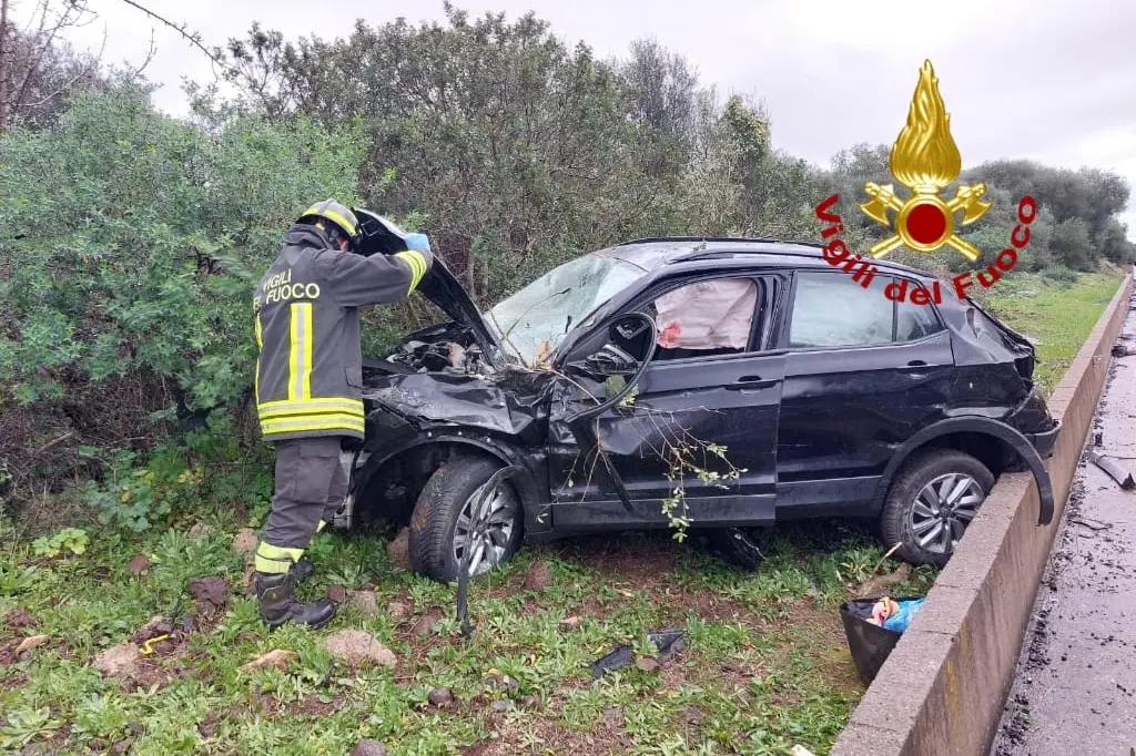 L'incidente (foto vigili del fuoco)