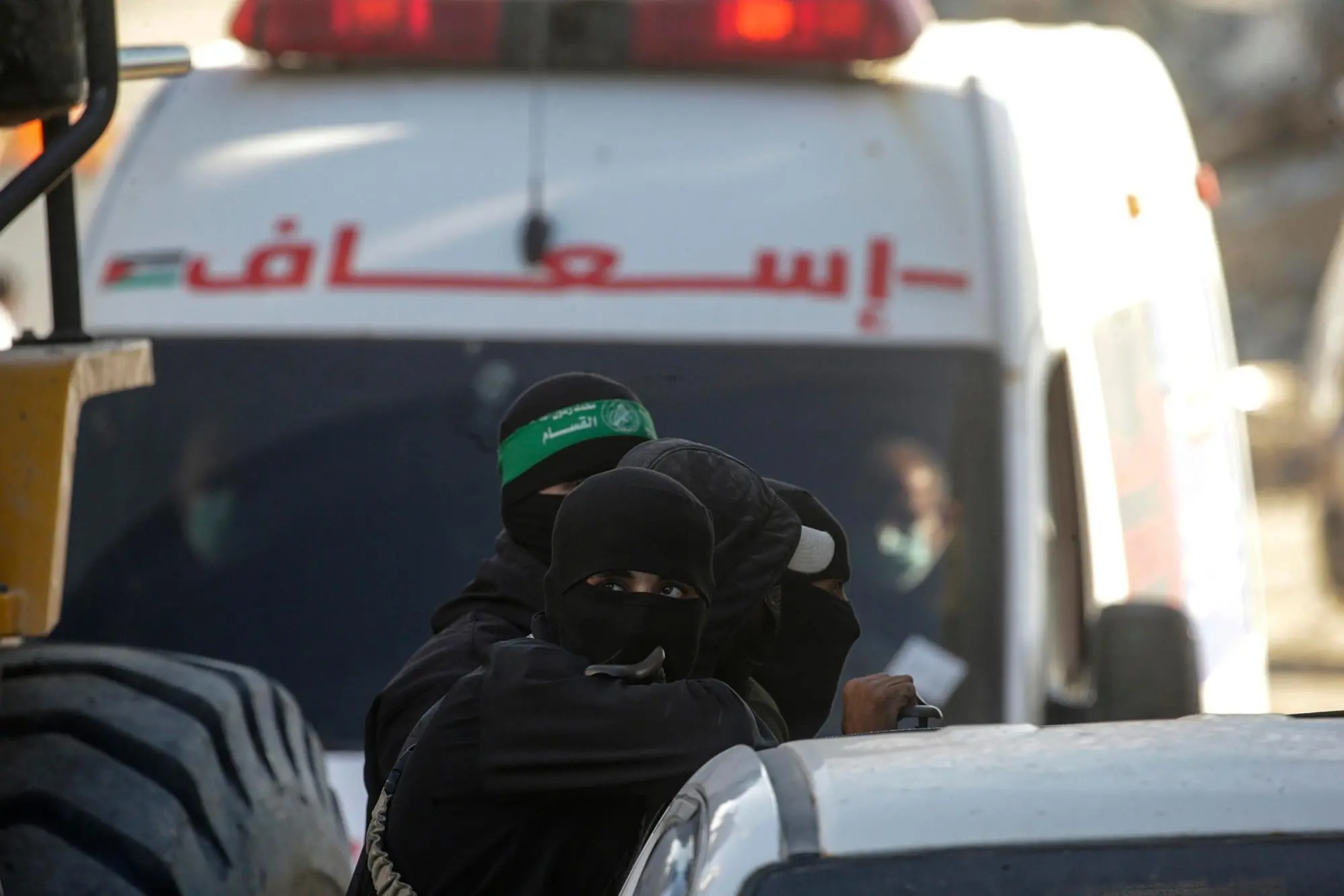 Combattenti della brigata Al-Qassam (Ansa)