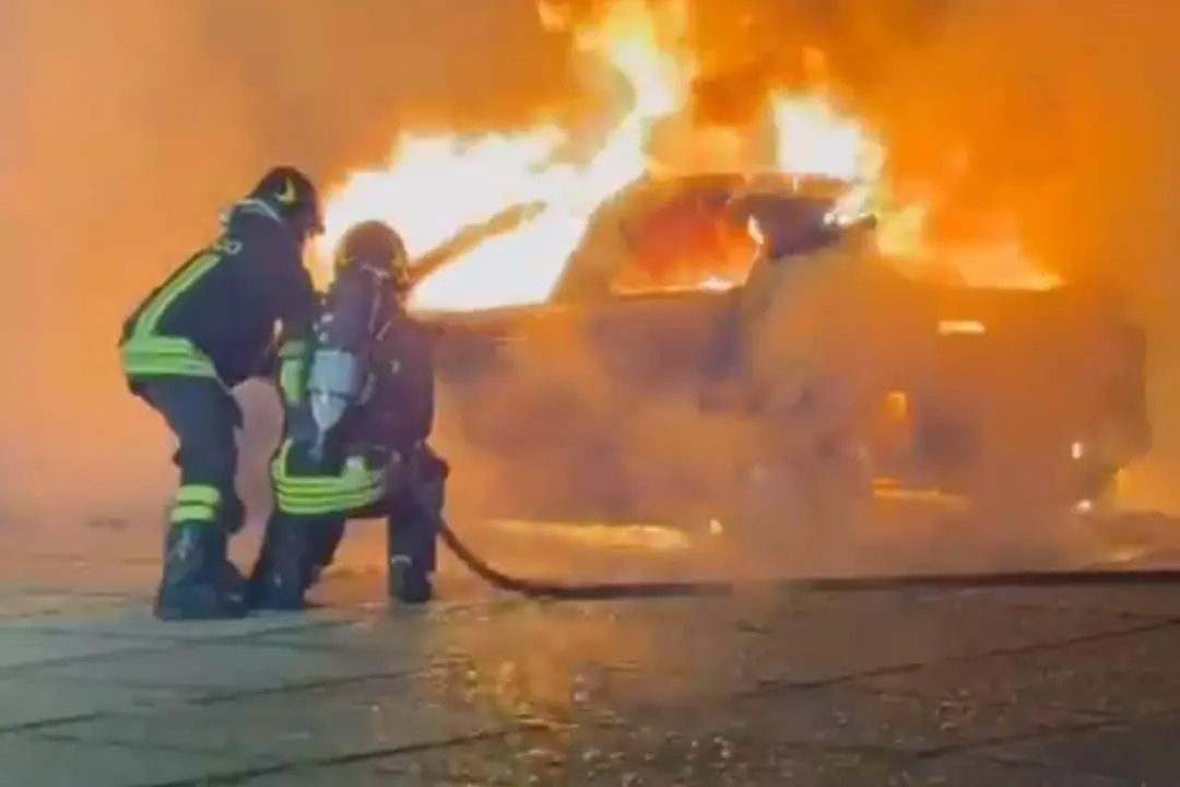 Sassari - l'intervento dei vigili del fuoco in largo Budapest