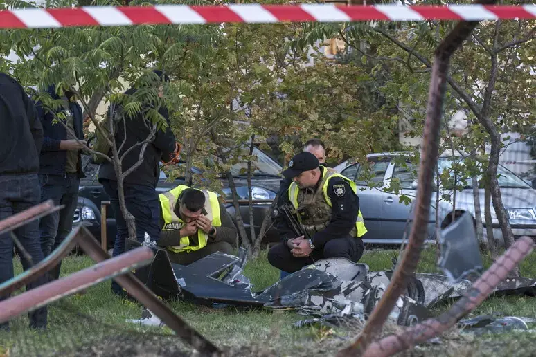 Ucraina, raid russo su un parco giochi nel Kharkiv: 6 vittime, tra cui 3 bambini