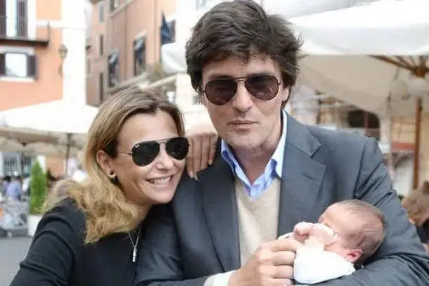 Lorenzo Flaherty con la moglie Roberta e il figlioletto (foto Messaggero/Barillari)