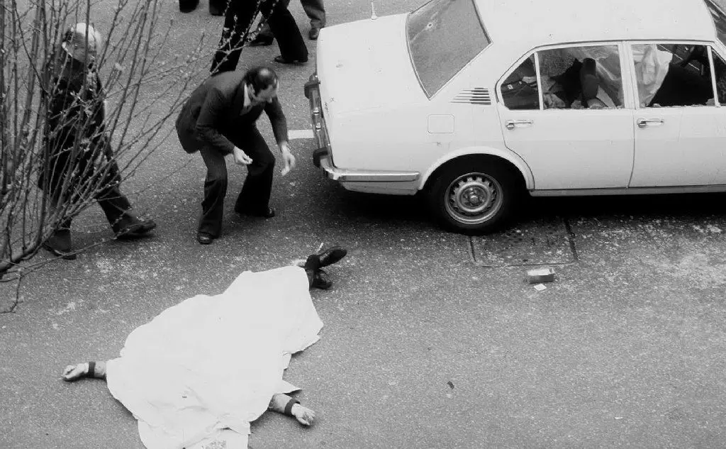 #AccaddeOggi: 16 marzo 1978, un commando della Brigate Rosse in via Fani rapisce Aldo Moro e uccide gli uomini della sua scorta