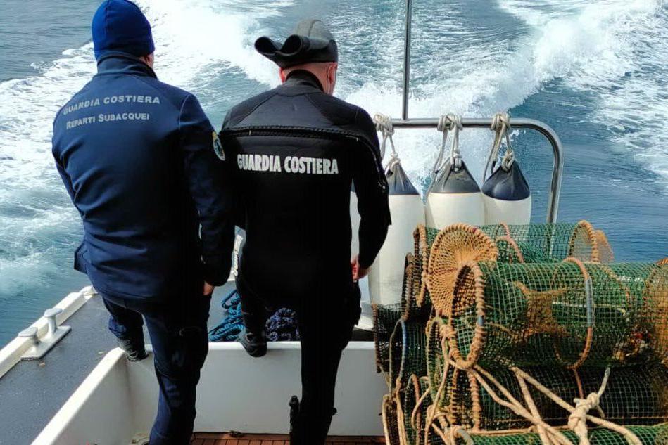 Oristano, scoperte 57 nasse per la pesca nell'area protetta