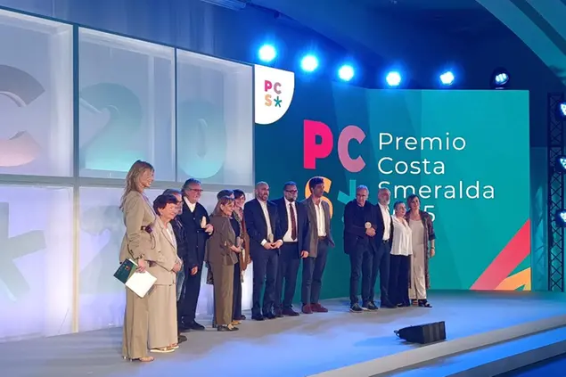Foto di gruppo del Premio Costa Smeralda 2025 (foto Ilenia Giagnoni)