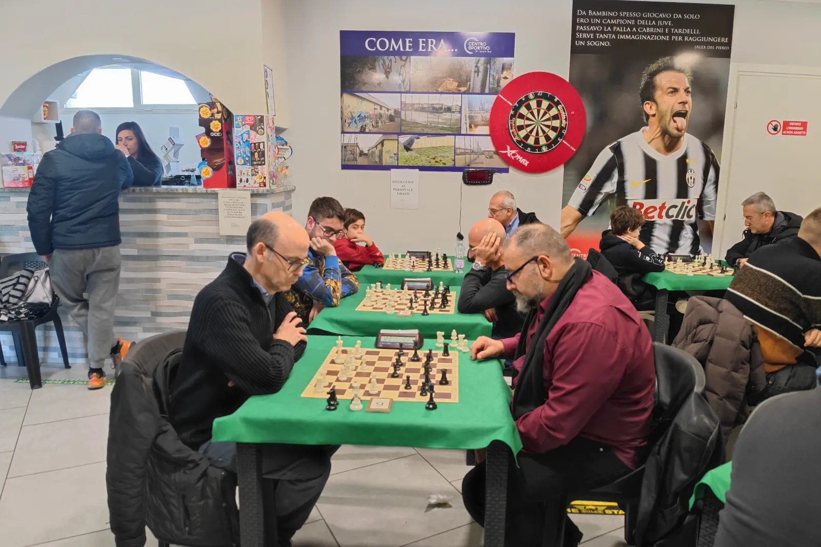 Primo torneo di scacchi del Marghine al Centro sportivo Sertinu (foto Nachira)