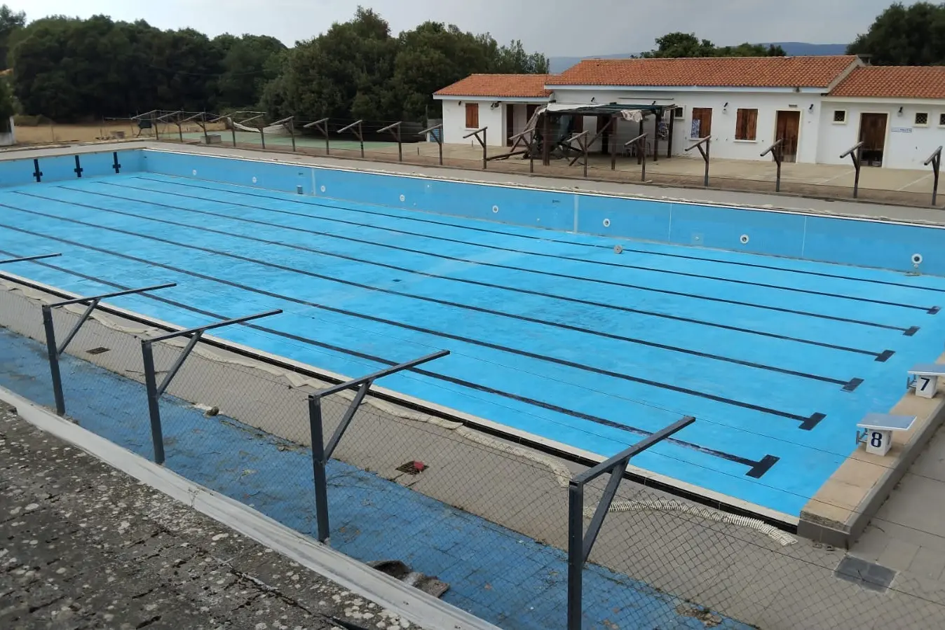Nuoro, riapre la piscina di Farcana: ancora polemiche sulla gestione