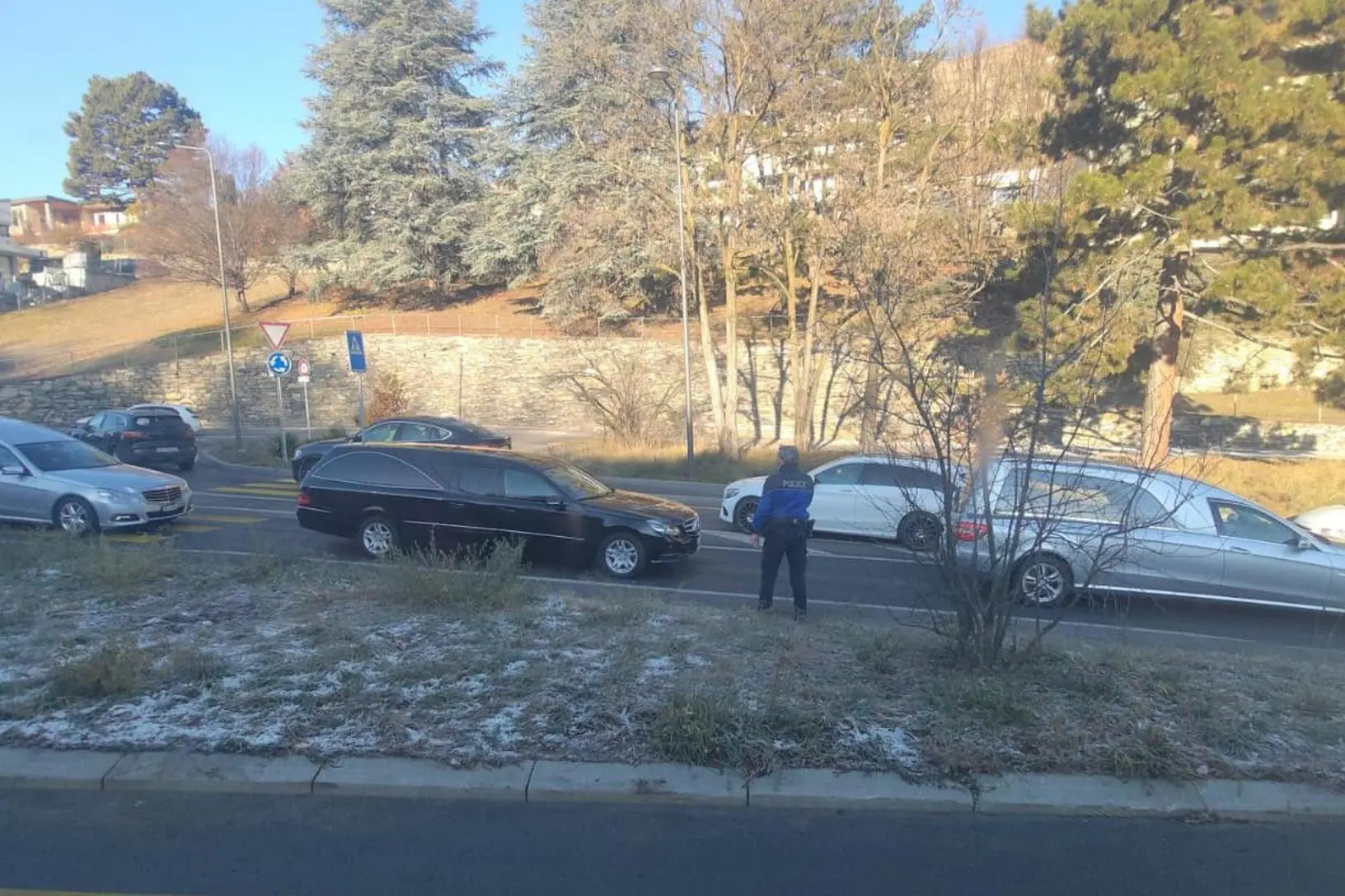 I feretri di cinque vittime italiane dell'incendio di Capodanno al Constellation di Crans-Montana (Ansa)