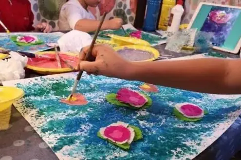 Un laboratorio per bambini (foto Zizi)