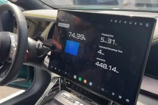 Byd presenta la ricarica Flash Charge 70% in 5 minuti, pieno in 9