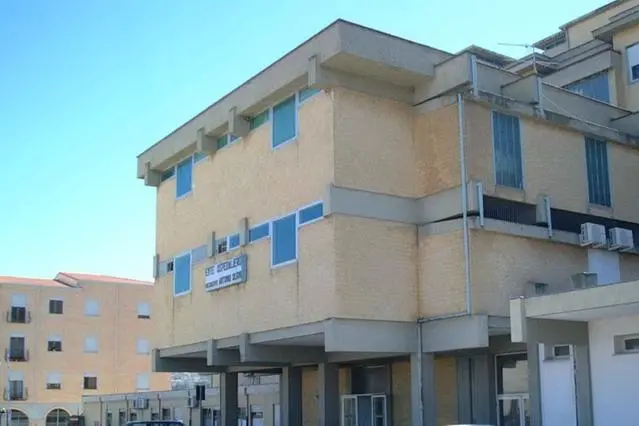Больница Сеньи (L'Unione Sarda - Calvi)